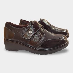 Sapatos Pitillos 11520 com fecho de velcro, confeccionados em lycra e couro.