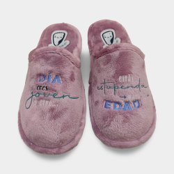 Zapatillas mujer divertidas “Un dia eres joven... y otro estás estupenda para tu edad”