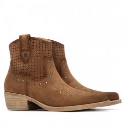 Botines camperos primavera marrón camel picado con tacón bajo
