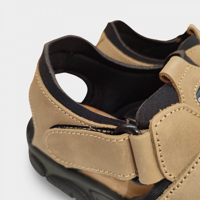 Sandálias masculinas acolchoadas em couro leve. - 2