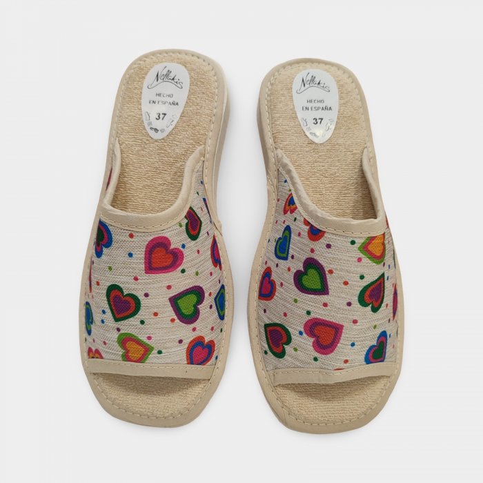 Sabatilles casa estiu dona divertides en beix amb cors - 2