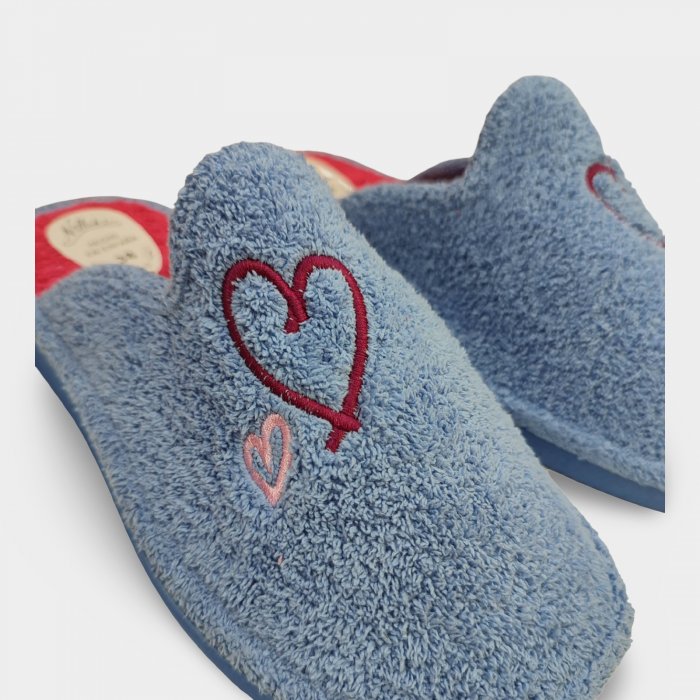 Sabatilles d'entre-temps en ris blau amb cor brodat - 2