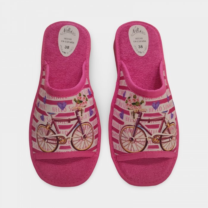 Chinelo feminino barato com estampa de bicicleta na cor fúcsia. - 4