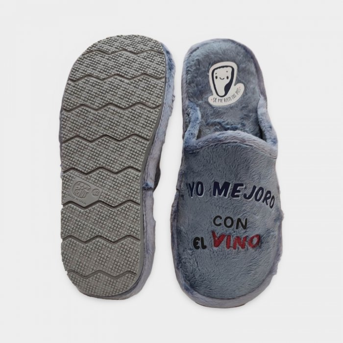 Zapatillas de casa: El vino mejora con la edad / Yo mejoro con el vino - 2