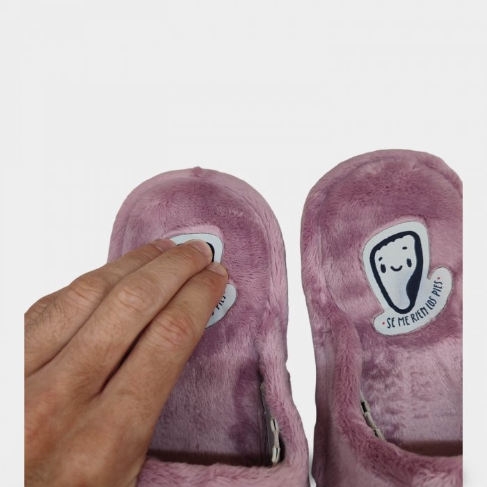 Zapatillas mujer divertidas “Un dia eres joven... y otro estás estupenda para tu edad” - 4