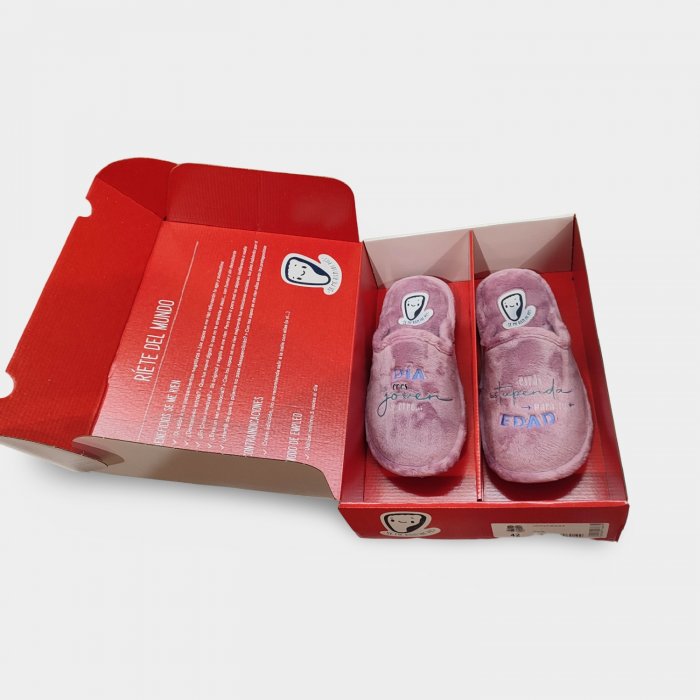 Zapatillas mujer divertidas “Un dia eres joven... y otro estás estupenda para tu edad” - 6