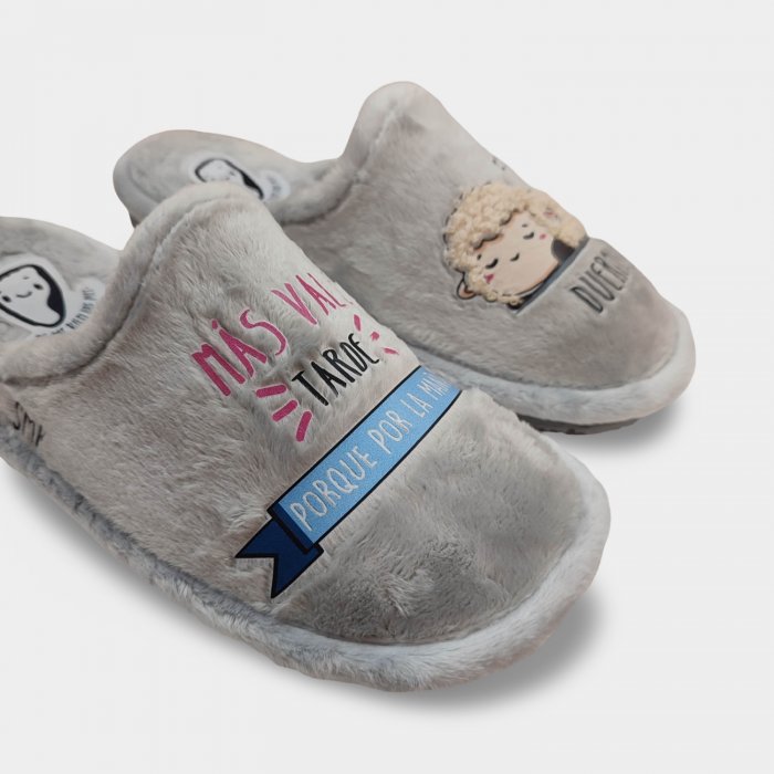 Zapatillas Casa Mujer “Más Vale Tarde” | Oveja Dormida - 2