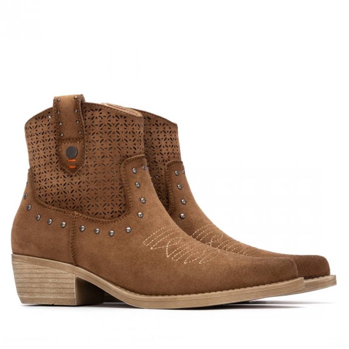 Botines camperos primavera marrón camel picado con tacón bajo - 1