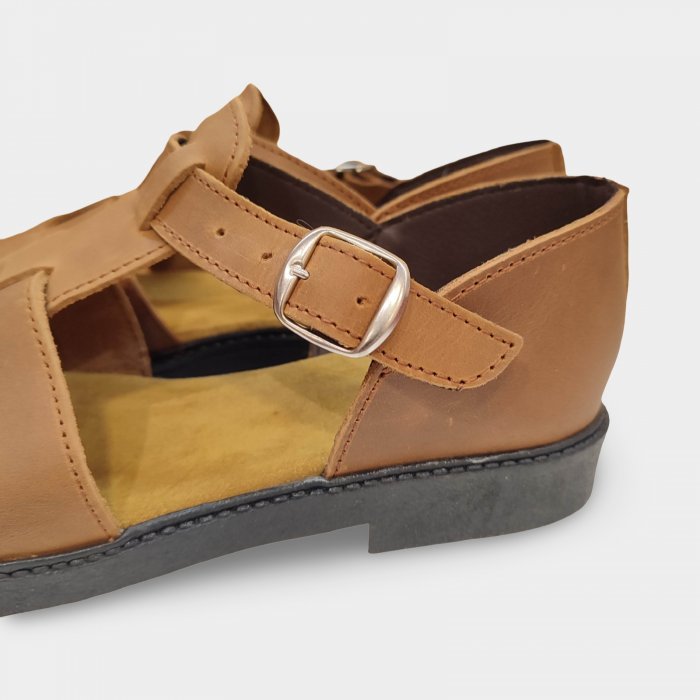 Sandales classiques en cuir marron en solde - 4