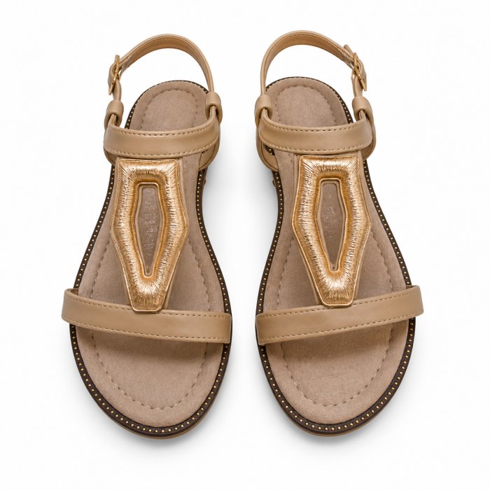 Sandalias planas beige con adorno dorado - 3