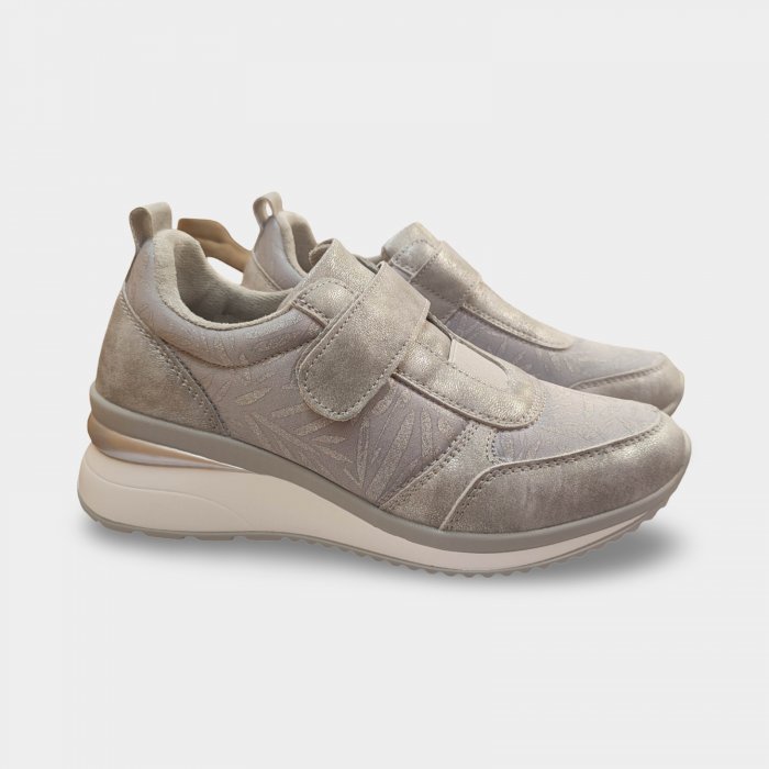 Chaussure de sport pour femme en lycra argenté avec fermeture velcro | Légère, respirante et confortable - 1