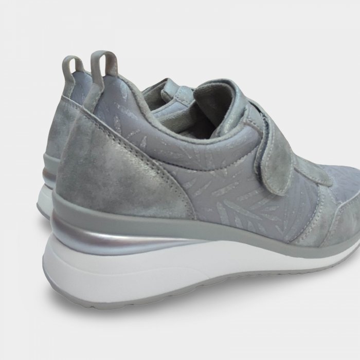 Chaussure de sport pour femme en lycra argenté avec fermeture velcro | Légère, respirante et confortable - 3