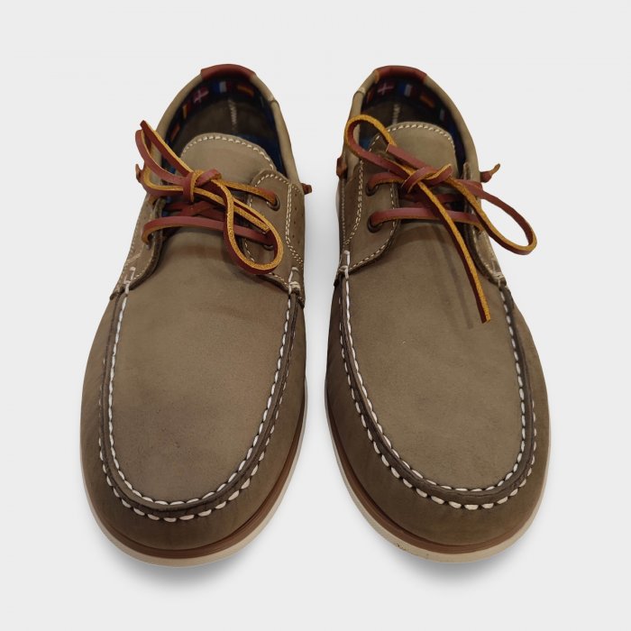 Sapatos náuticos masculinos modernos em couro taupe - 3