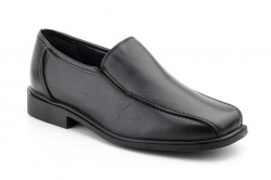 Zapato mocasín económico piel negro