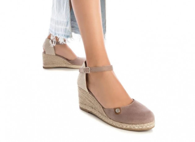 Cuñas de esparto con punta cerrada beige - 1