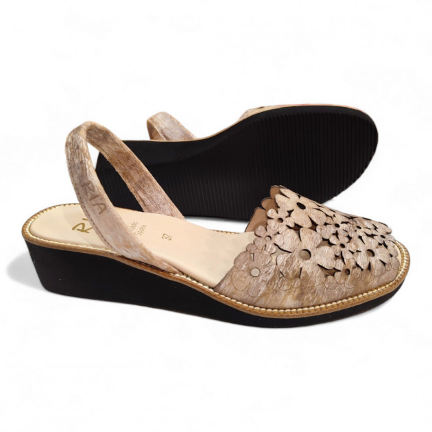 Menorquinas cuña Ria flores laser piel - 2