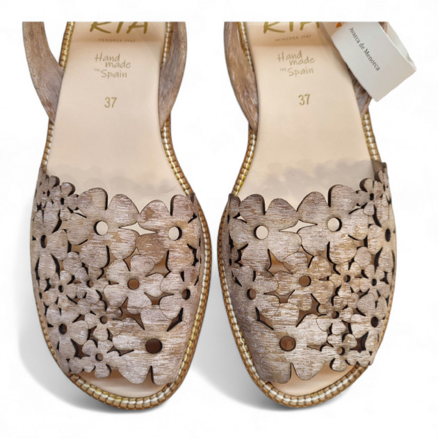 Menorquinas cuña Ria flores laser piel - 3