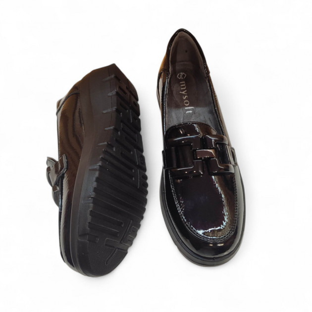 Mocasines Mysoft negros en charol con cadena y cuña - 3