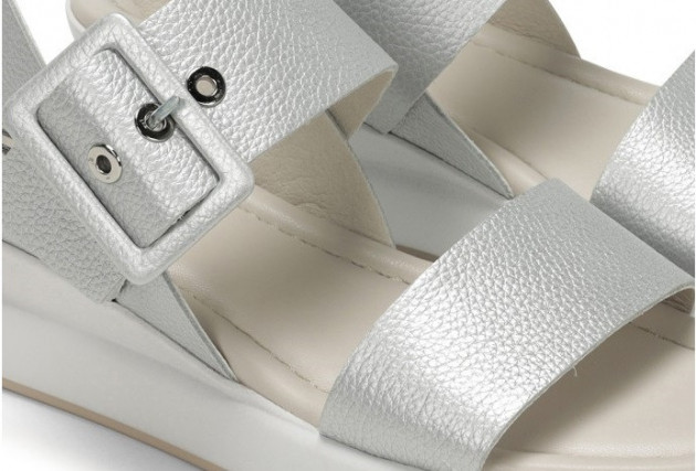 Sandalias Dorking by Fluchos piel plata - 3